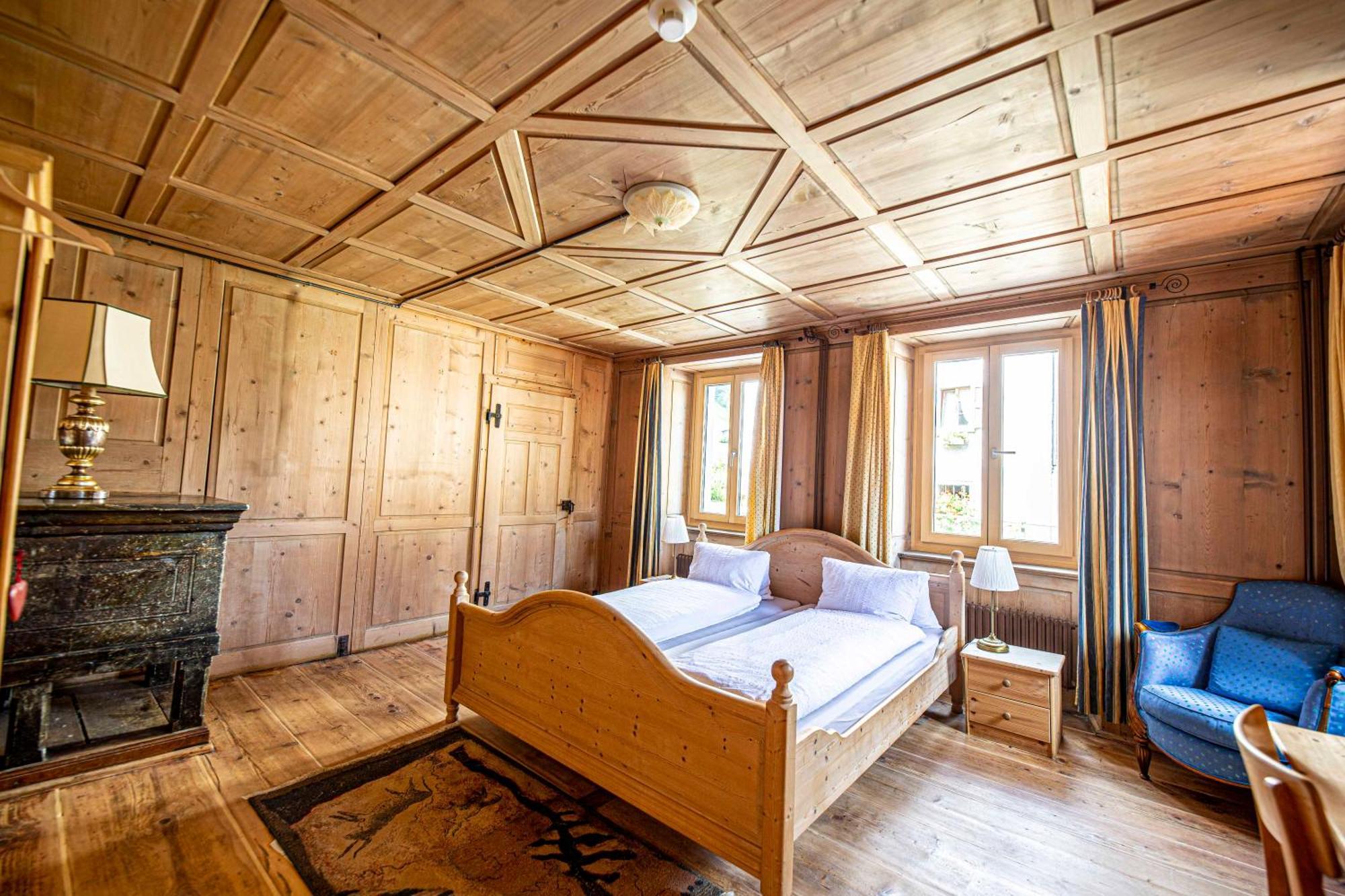 Gasthaus Roessli Versam Bagian luar foto