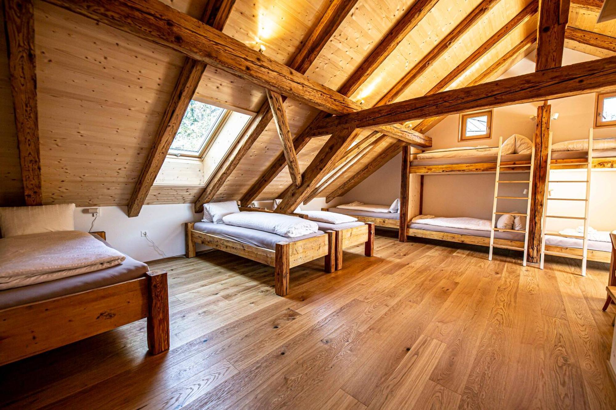 Gasthaus Roessli Versam Bagian luar foto