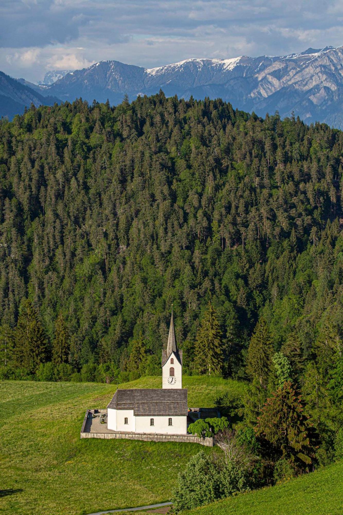 Gasthaus Roessli Versam Bagian luar foto
