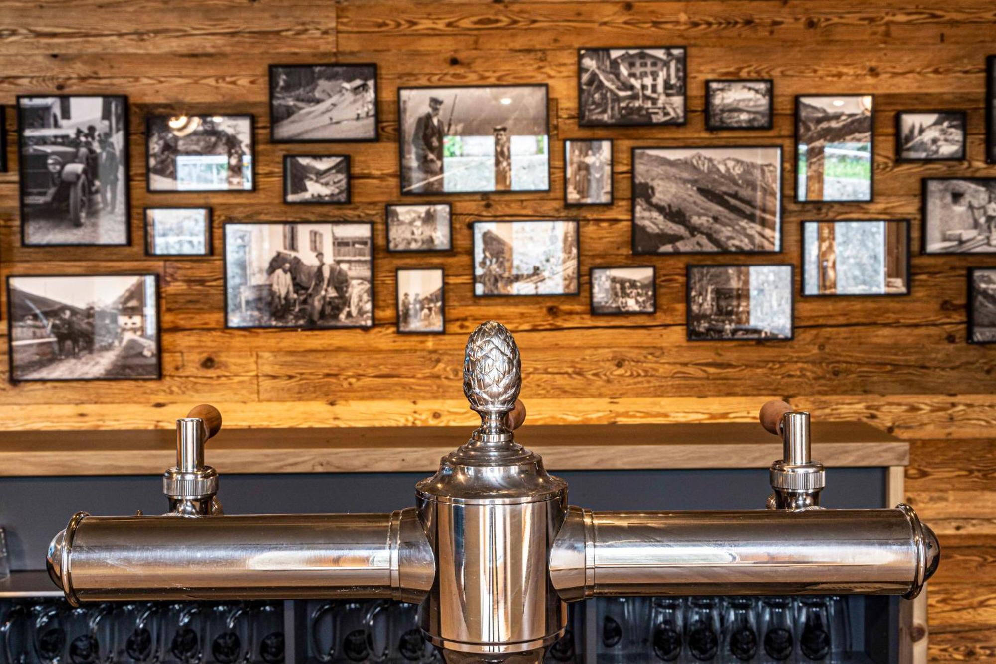 Gasthaus Roessli Versam Bagian luar foto