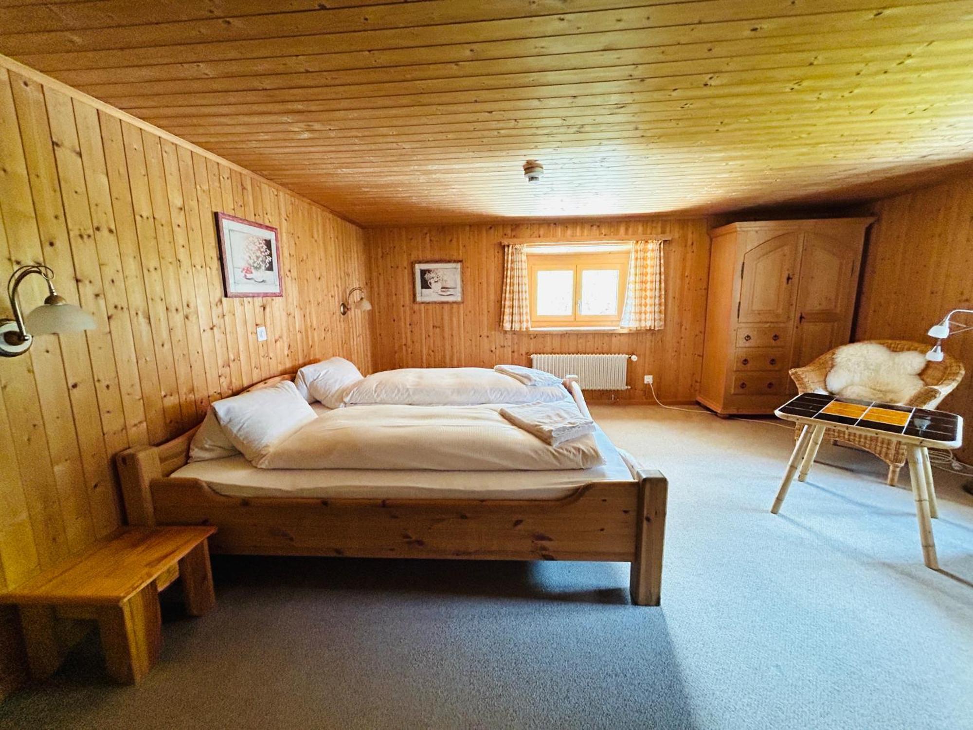 Gasthaus Roessli Versam Bagian luar foto