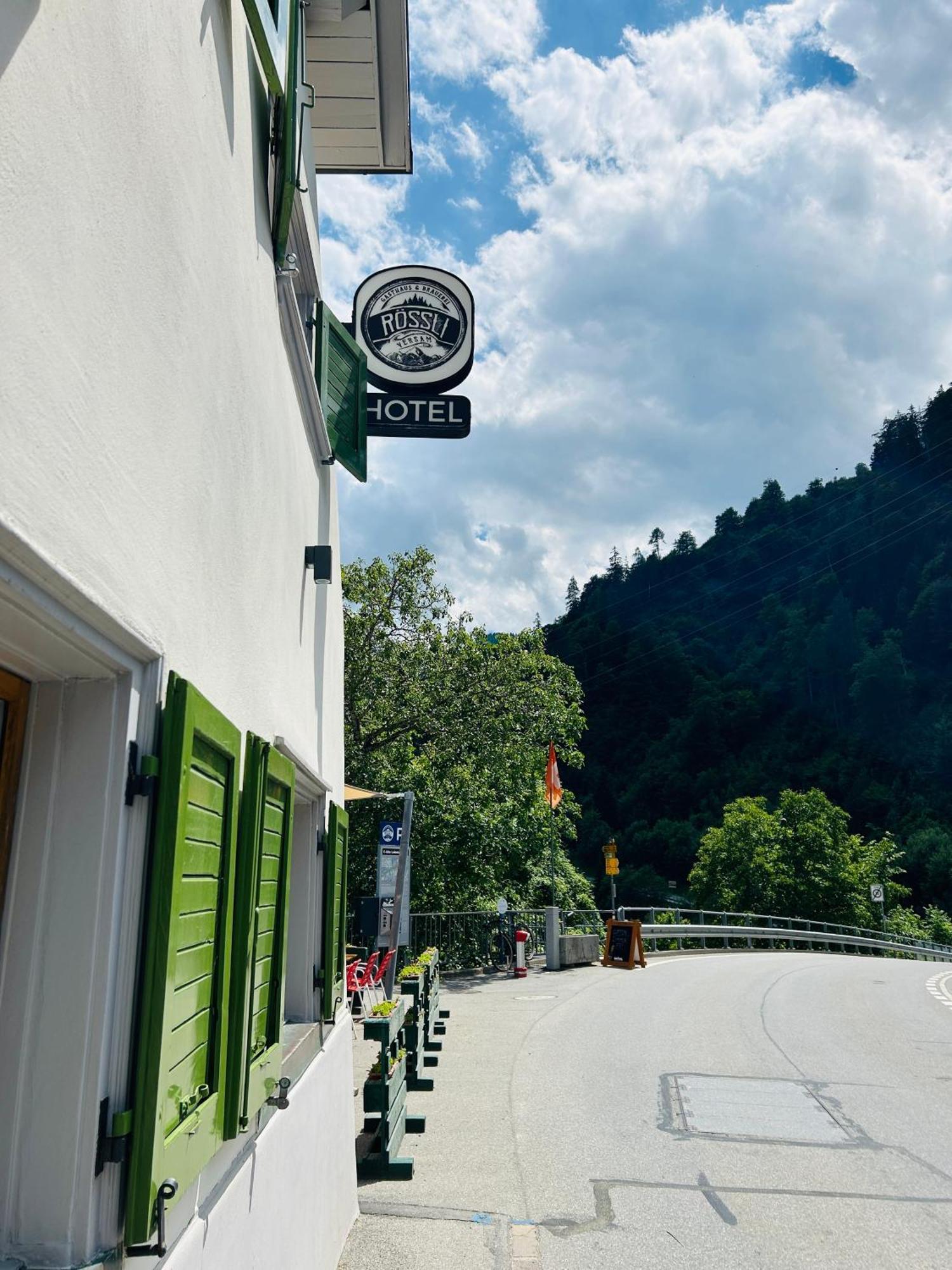 Gasthaus Roessli Versam Bagian luar foto