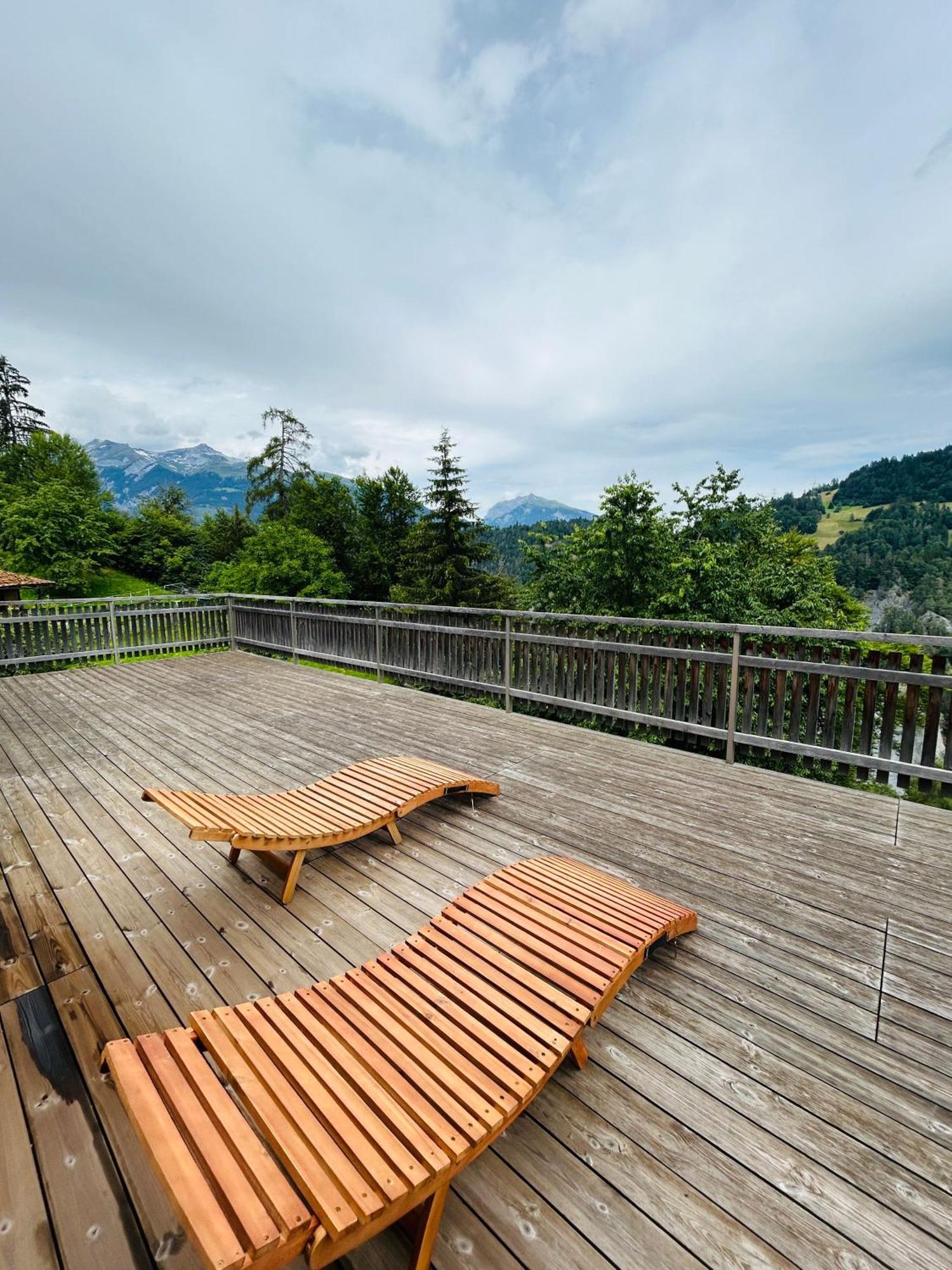 Gasthaus Roessli Versam Bagian luar foto