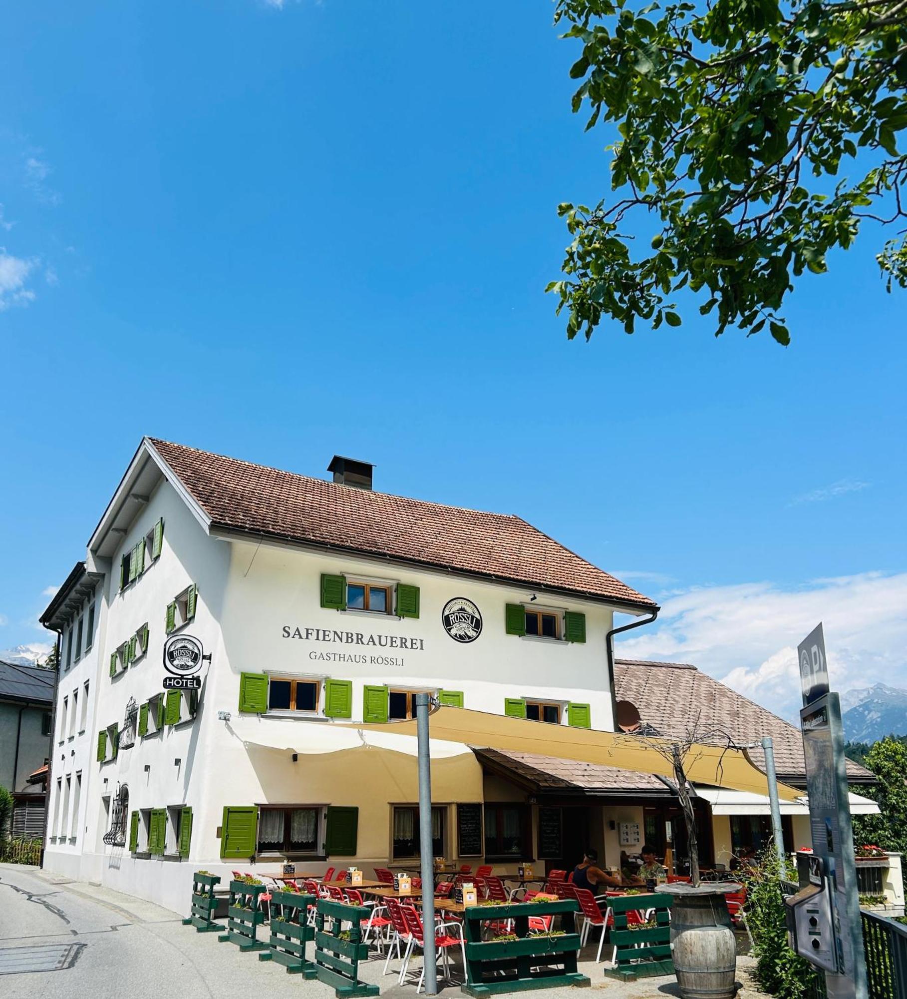 Gasthaus Roessli Versam Bagian luar foto