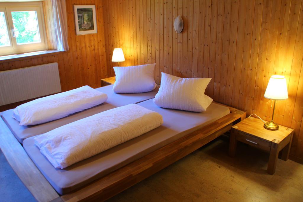 Gasthaus Roessli Versam Bagian luar foto